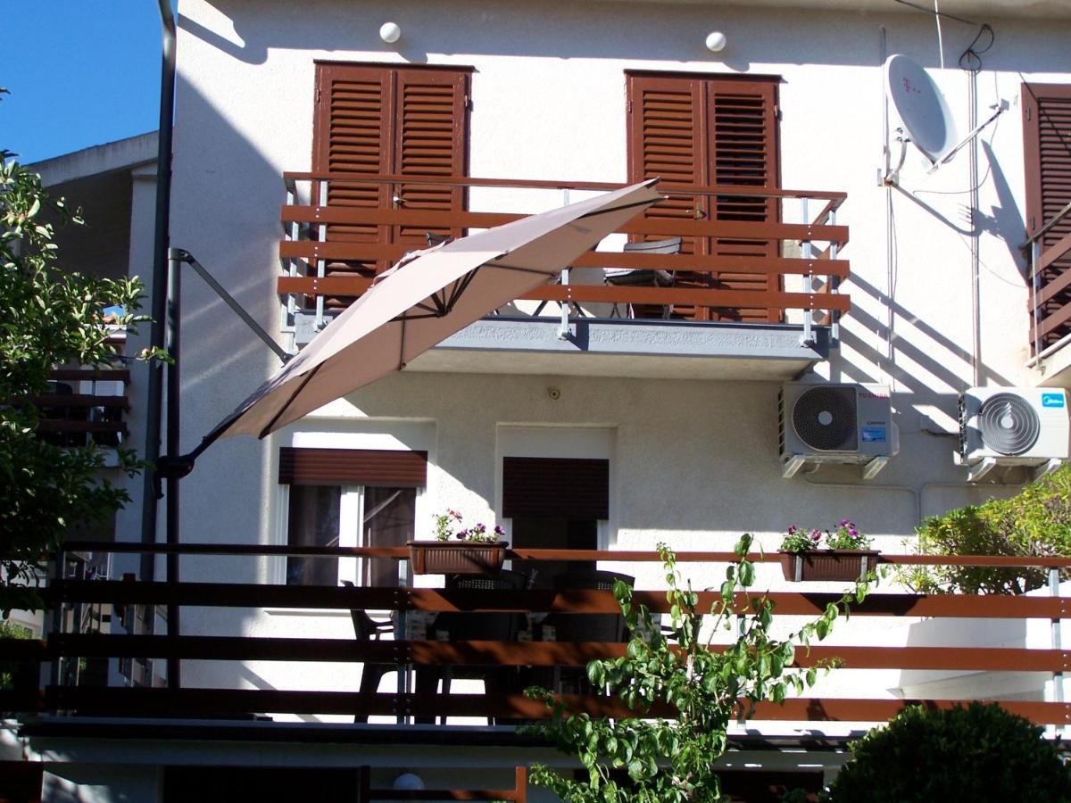 Apartments By The Sea Novalja, Pag - 18154 Экстерьер фото